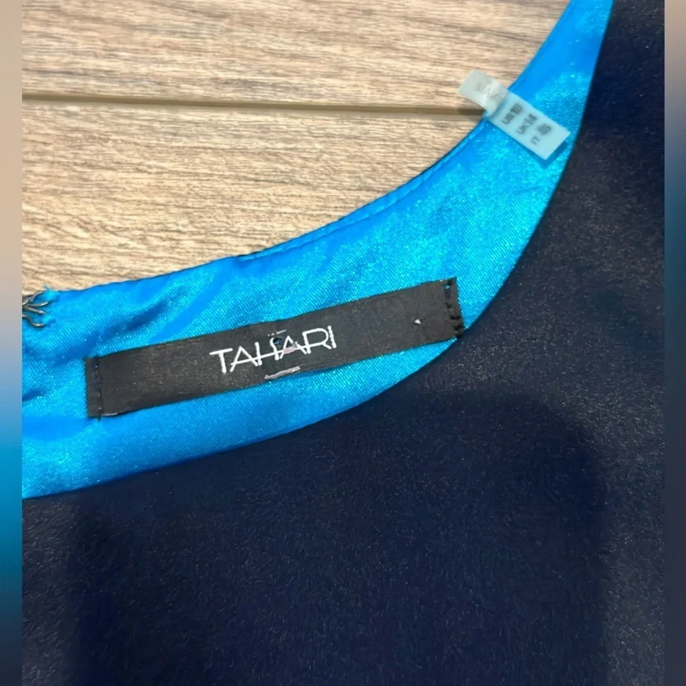 Tahari Nuria Blue Cloud Sleeveless Dress with Lime Green Stripe Size 10